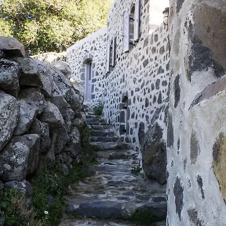 Kafka Stone House Feriehus Emporeiós