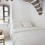 Kafka Stone House * Emporeiós