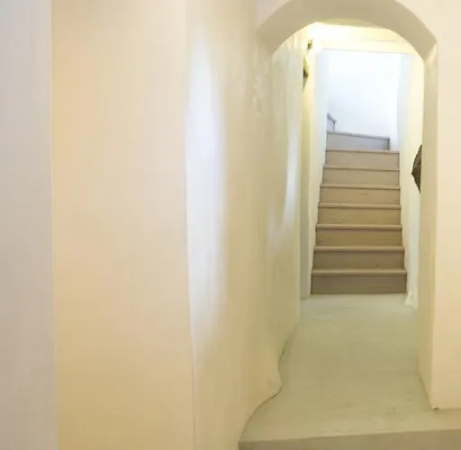 Kafka Stone House Emporeiós